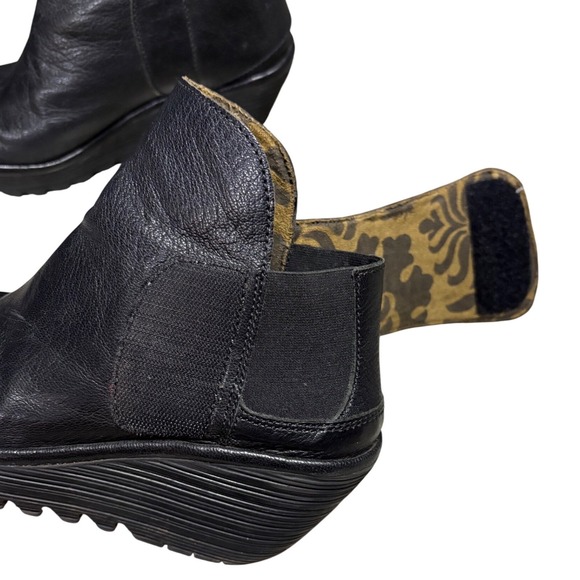 FLY LONDON Black Leather Wedge Ankle Boots Women's Size 40 - Picture 6 of 8